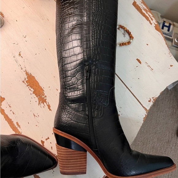 Gianni Bini Boots - Picture 9 of 16